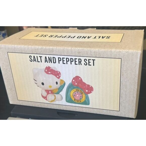 Sanrio Other - NEW! Hello Kitty Phone a Friend Ceramic Salt and Pepper Shakers